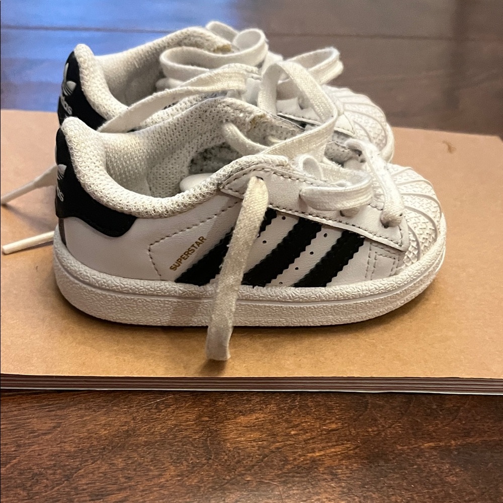 Adidas Kids Superstar White and Black Sneakers size 4K